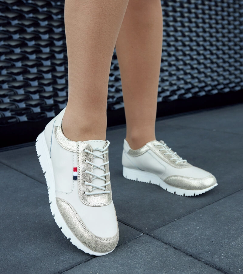 Sneakersii de damă din piele bej Adelfo