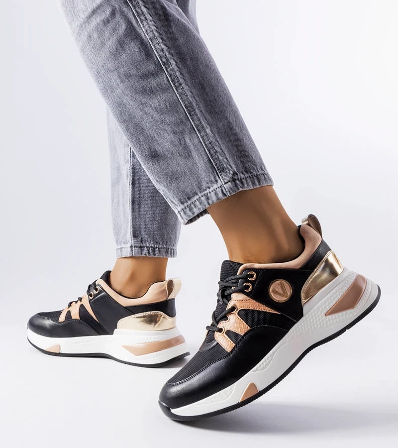 Adidași negri Vinceza