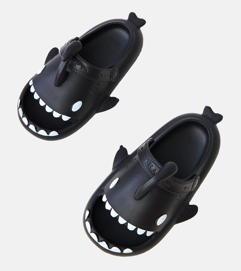 Șlapi negri pentru copii cu motiv de rechin Tossi