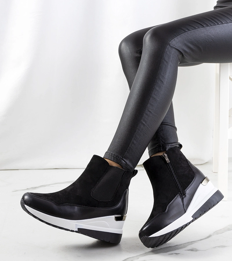 Cizme cu platformă izolată neagră Arkala