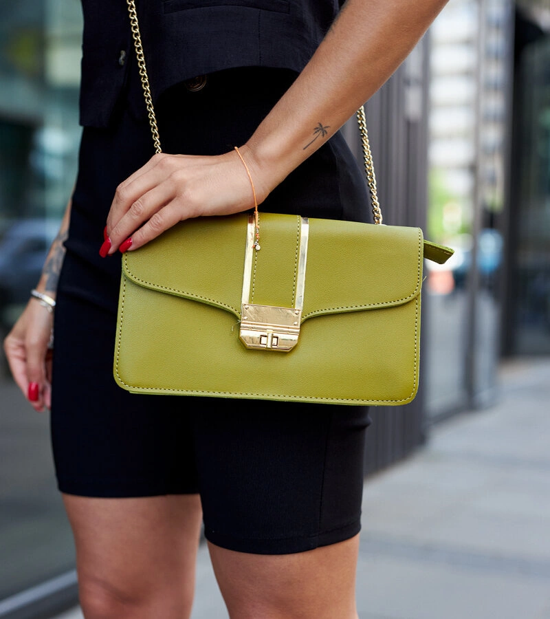 Geanta verde de umăr cu lanț Elmia