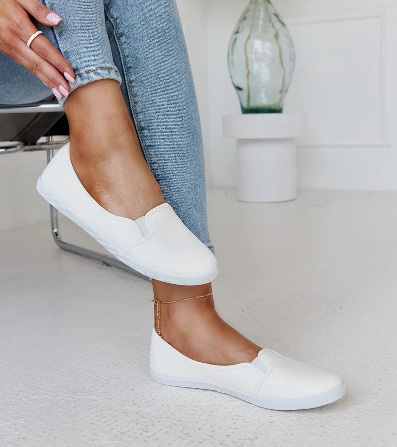 Teniși albi de introdus din piele ecologică Wordana