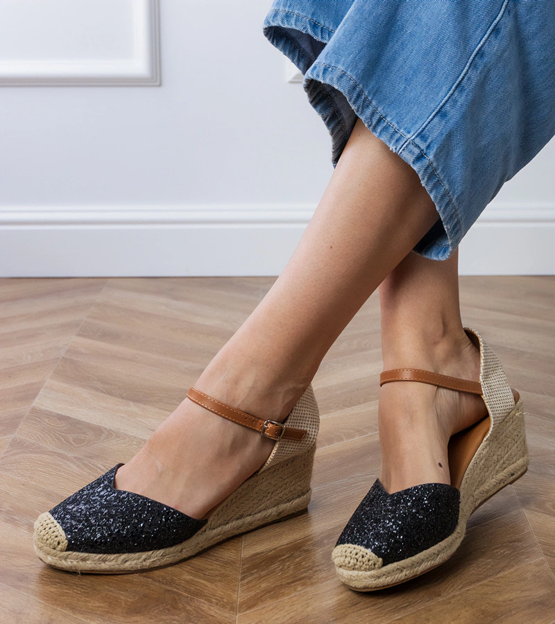 Sandale negre cu sclipici pe platformă Saluni