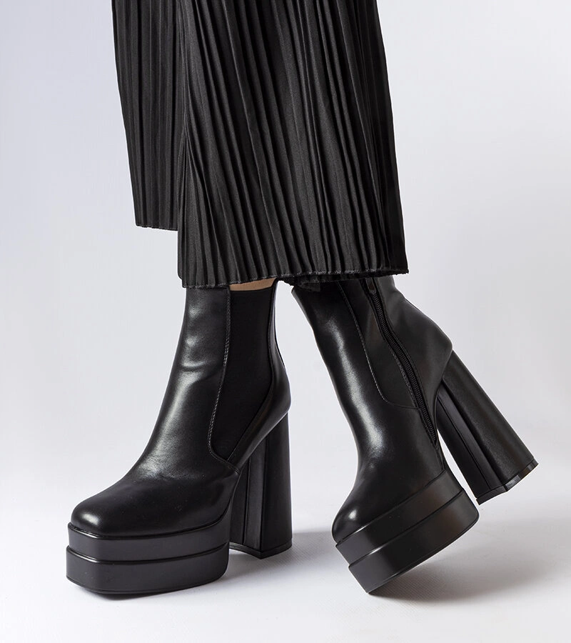 Cizme stiletto înalte Copertino negre