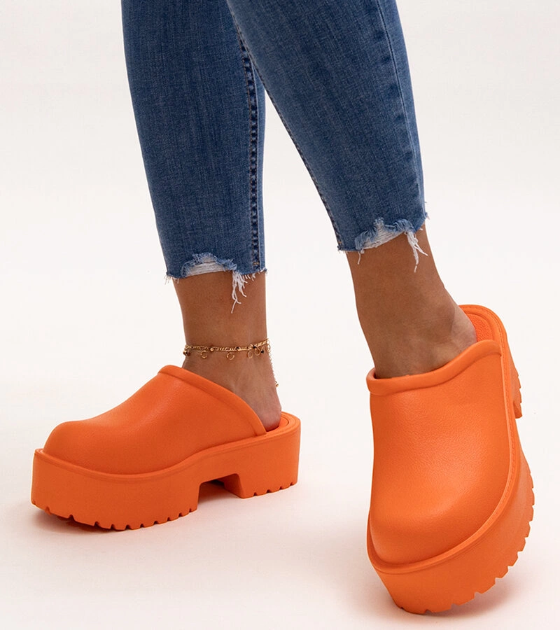 Șlapi portocalii cu talpă masivă Hussa