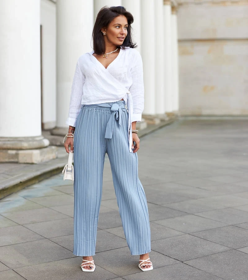 Pantaloni cu pliuri largi de culoare albastră pentru femei de Anisa