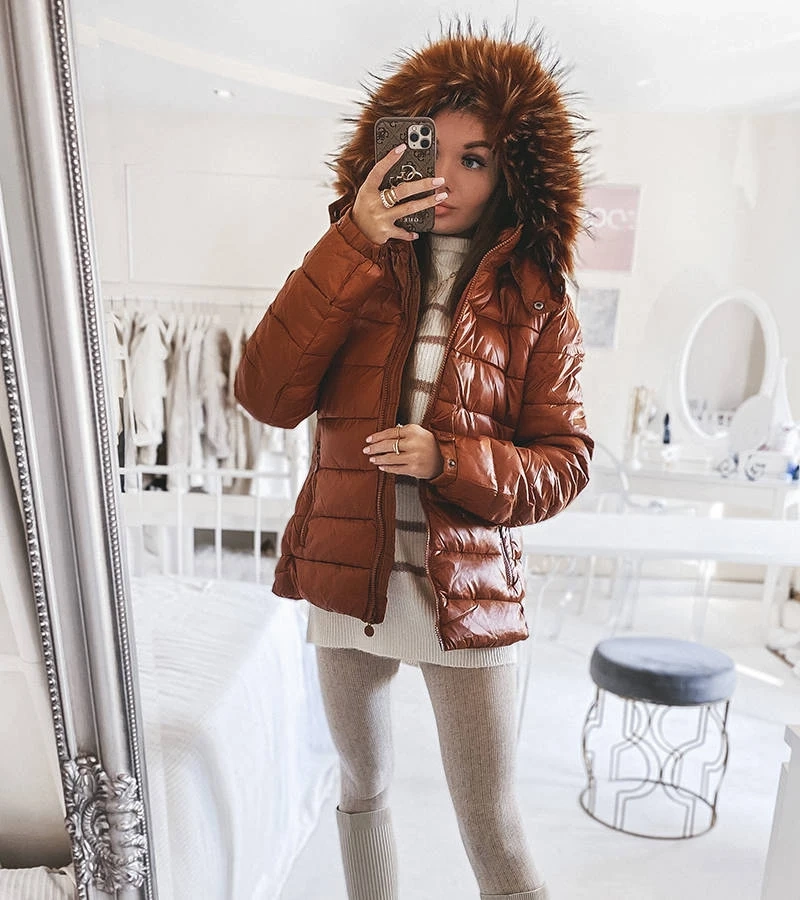 Jachetă camel cu glugă din blană Poisson