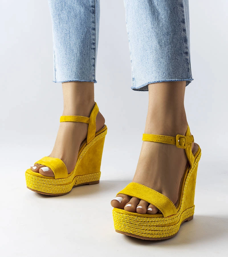 Sandale cu platformă galbenă Inala
