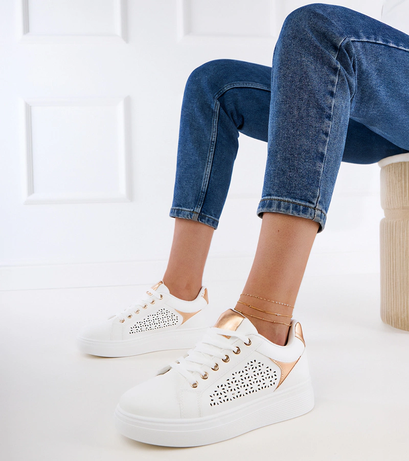 Adidași albi cu inserții aurii pe platformă Remmi