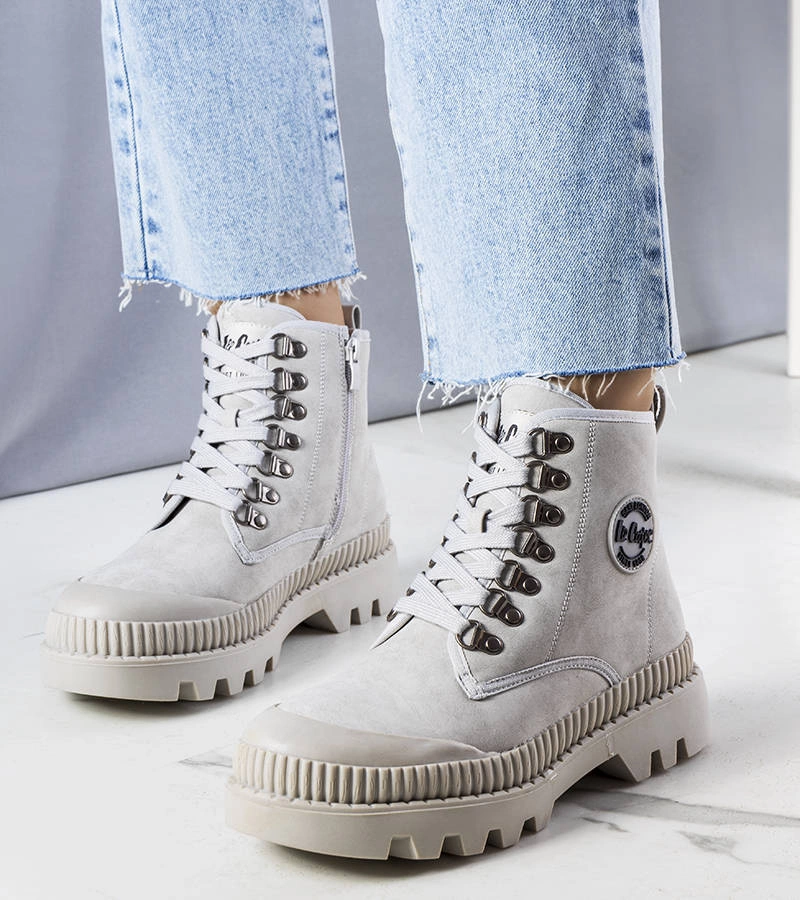 Cizme izolate gri LCJ-22-44-1340L Lee Cooper