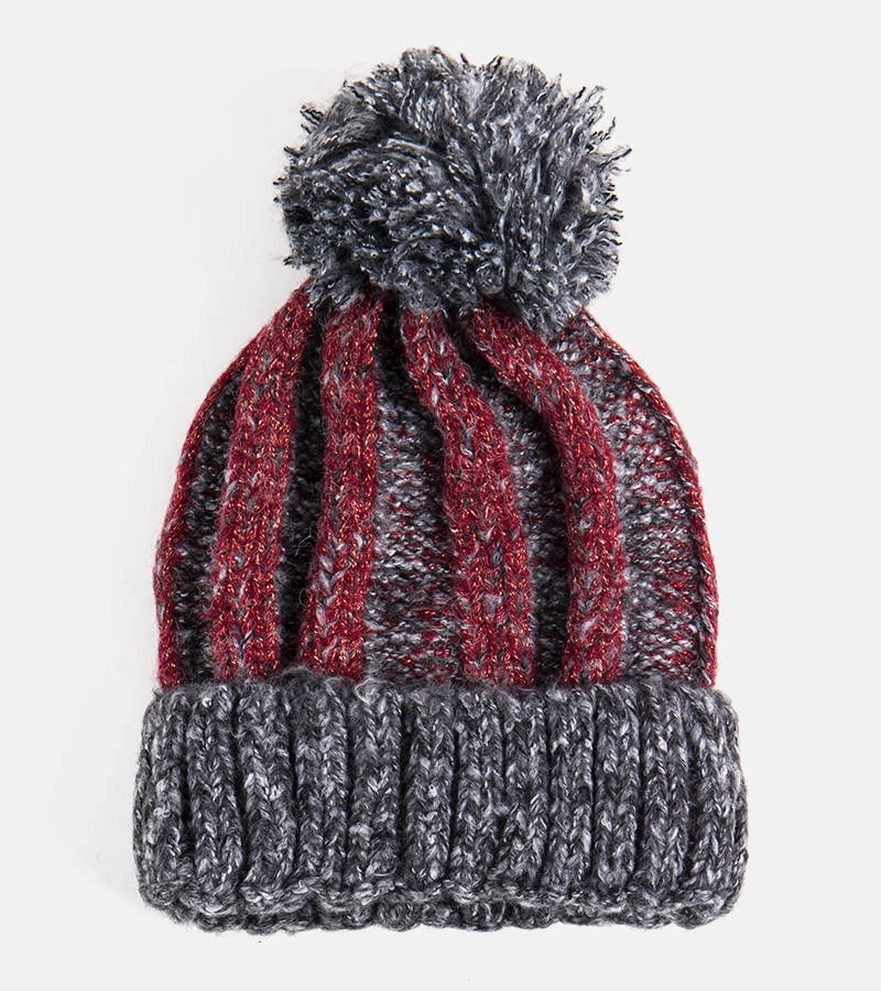 Șapcă neagră cu pompon Cormil