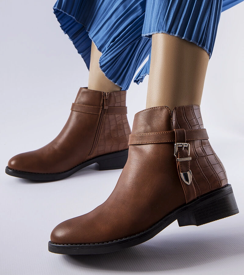 Cizme cu toc plat Monteforte maro