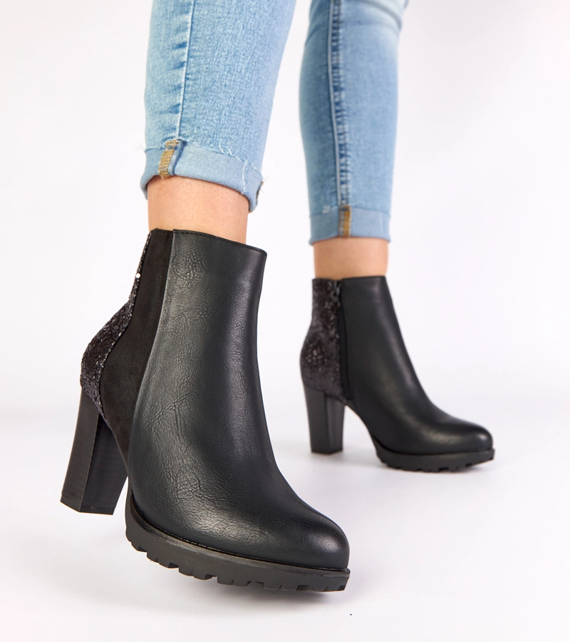 Ghete negre cu toc gros și spate cu sclipici Ambre