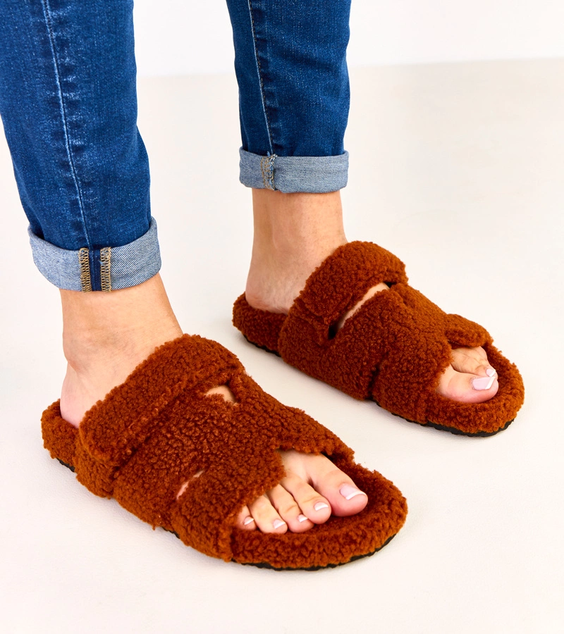 Papuci din blană maro cu vârf deschis Felissa