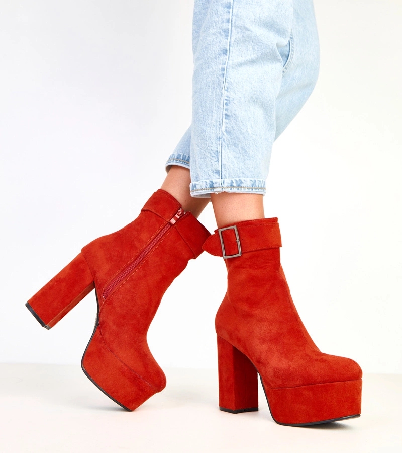 Botine portocalii pe platformă cu cataramă decorativă Costa