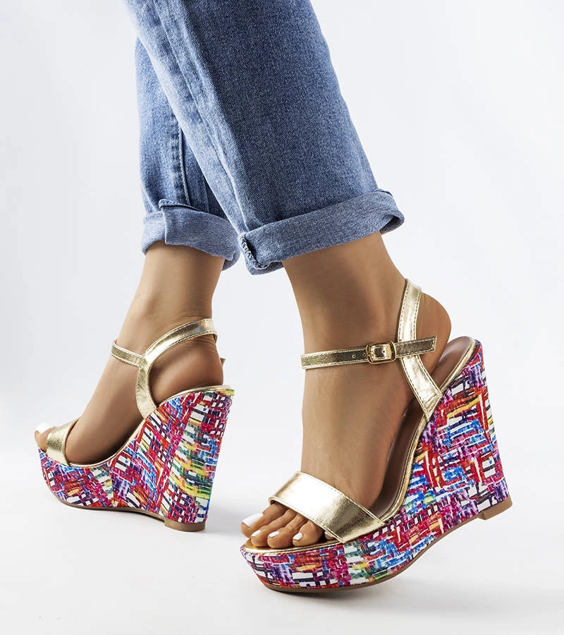 Sandale Fairmont aurii pe tocuri înfrumusețate