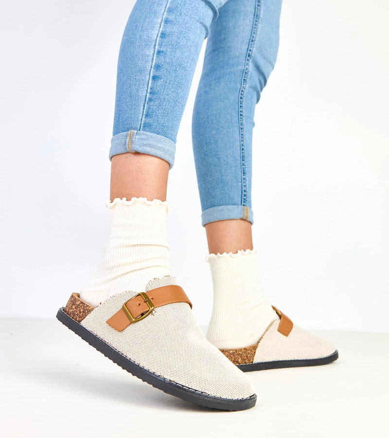 Papuci maro pe platformă de plută cu cataramă Polly