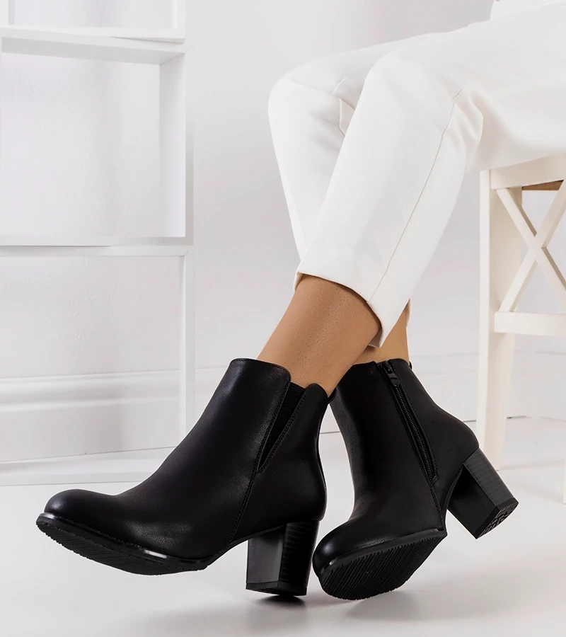 Cizme stiletto negre Begger's