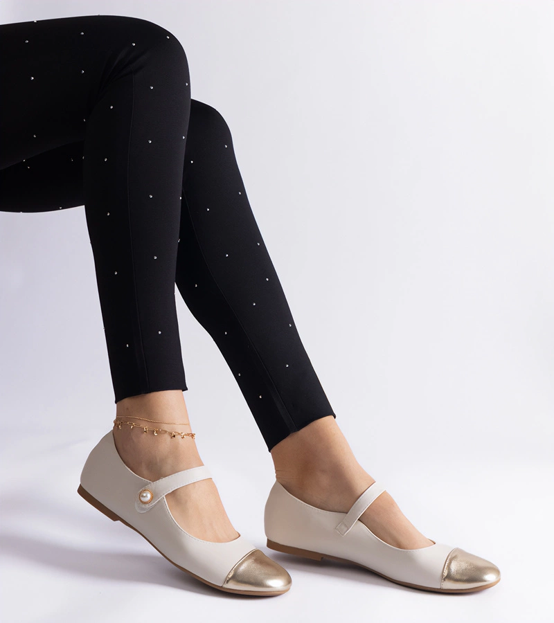 Balerini bej-aurii cu vârf lăcuit și închidere cu scai Jaures