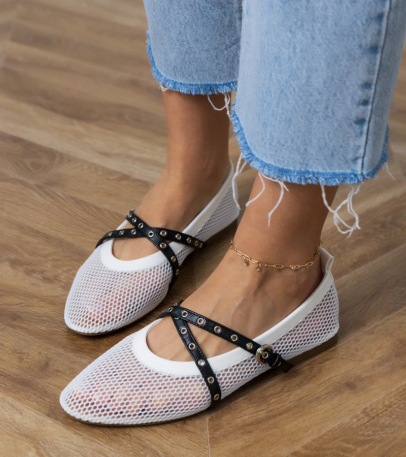 Balerini albi din plasă cu cataramă decorativă Zerid