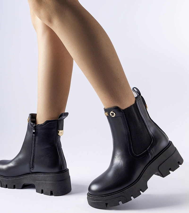 Botine negre decorate și călduroase Federica