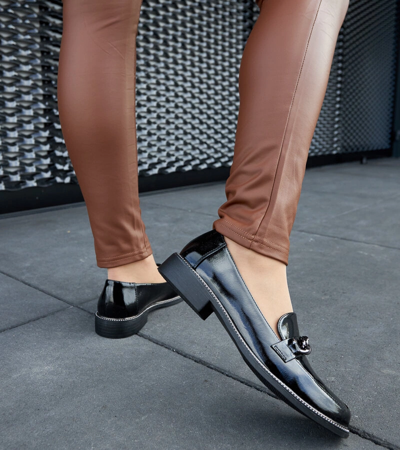 Mocasini negri lacuite cu catarama Calabria