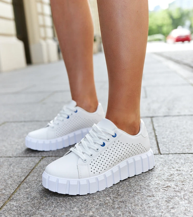 Adidași albi pe talpă masivă Nesibe