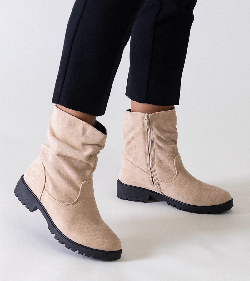 Botine bej plisate din ecopiele Hinda.