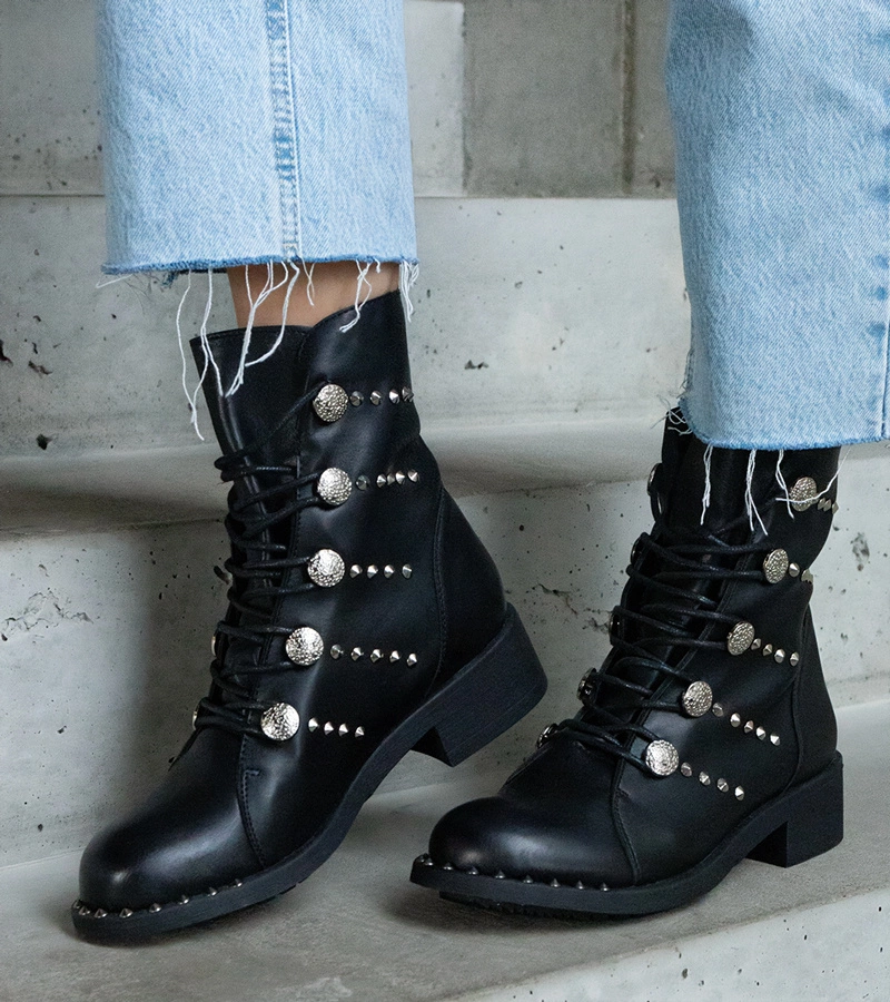 Ghete negre legate decorate cu ținte Elea