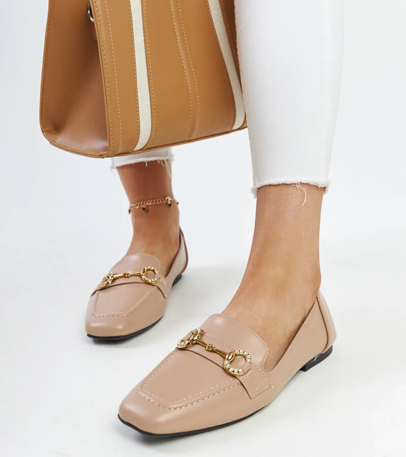 Mocasini bej cu clema Areebah