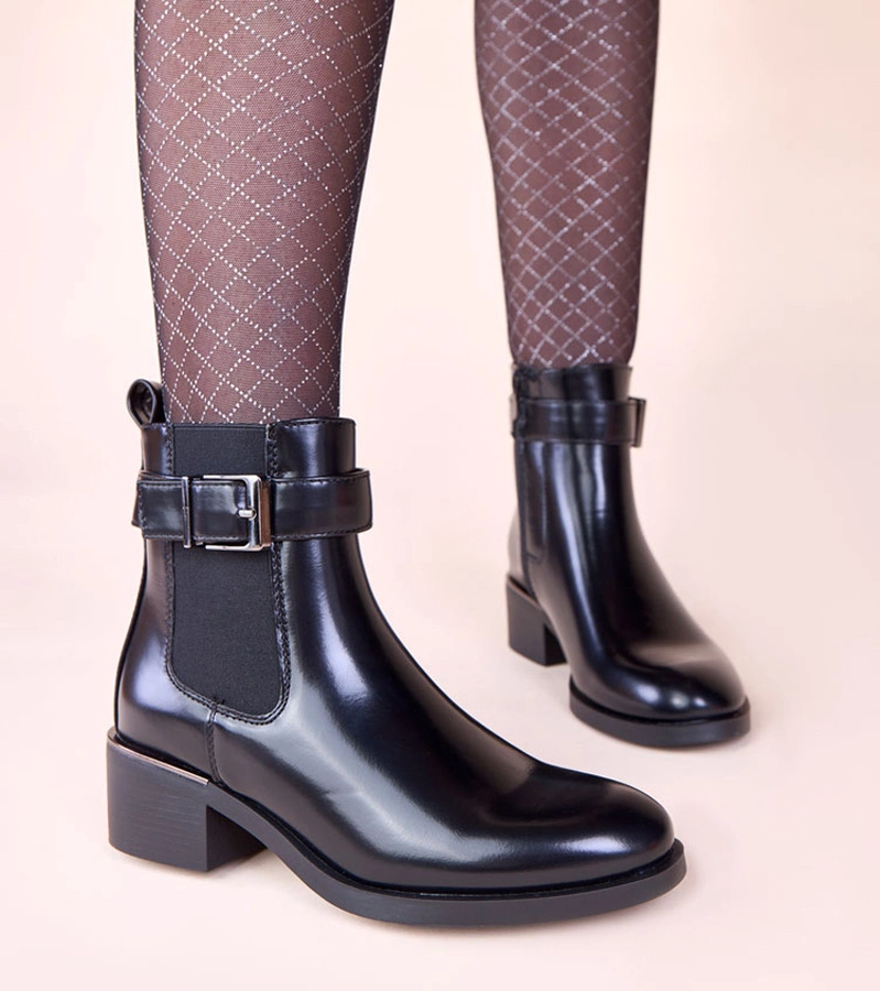 Ghete elegante negre lăcuite cu toc mic gros Igala