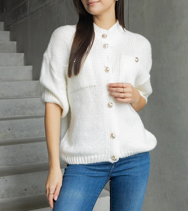 Pulover damă alb cu mânecă scurtă nasturi decorativi Shela