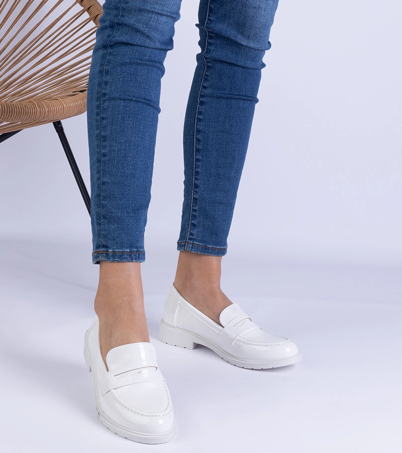 Pantofi albi lăcuiți pentru femei Eledia