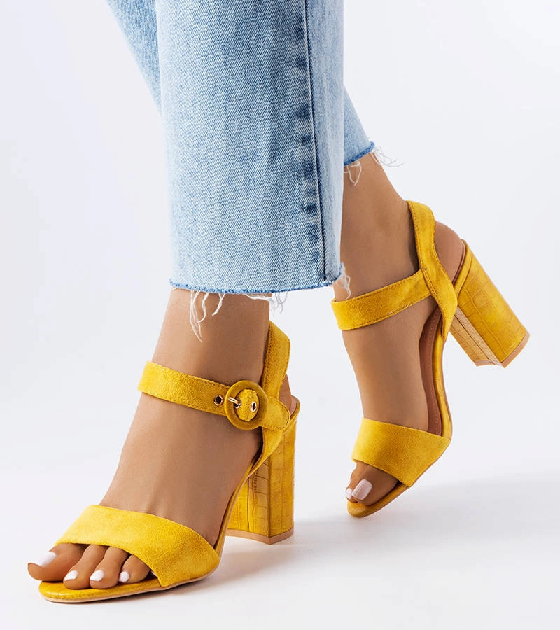 Sandale galbene Charlebois cu stâlp în relief