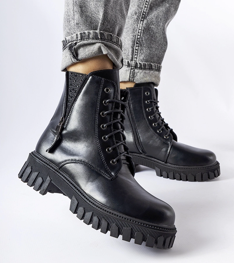 Cizme negre cu șireturi cu zirconii Latsch