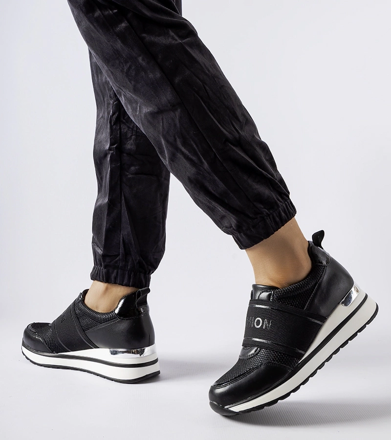 Adidași negri cu ornament argintiu Andre