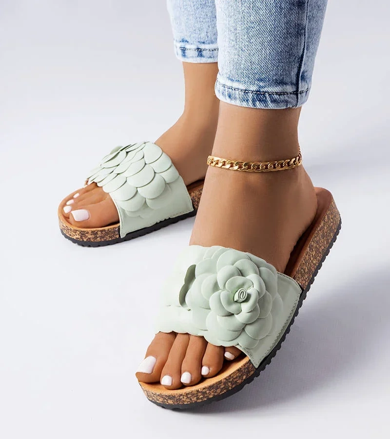 Șlapi verzi decorați cu flori Desaulniers