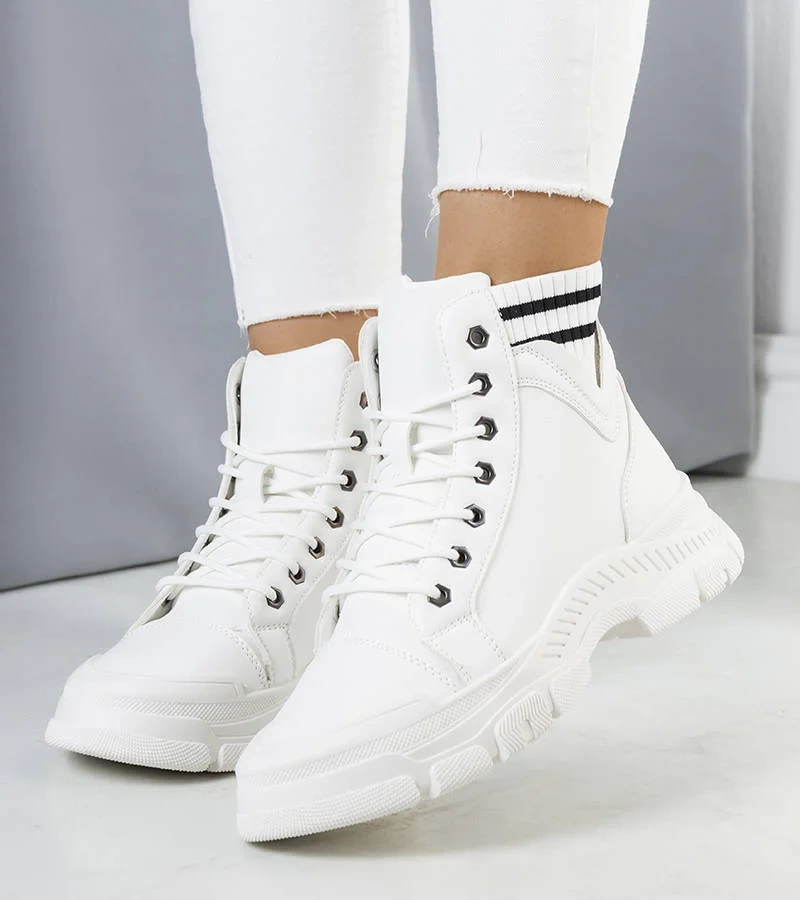 Cizme albe izolate Innes