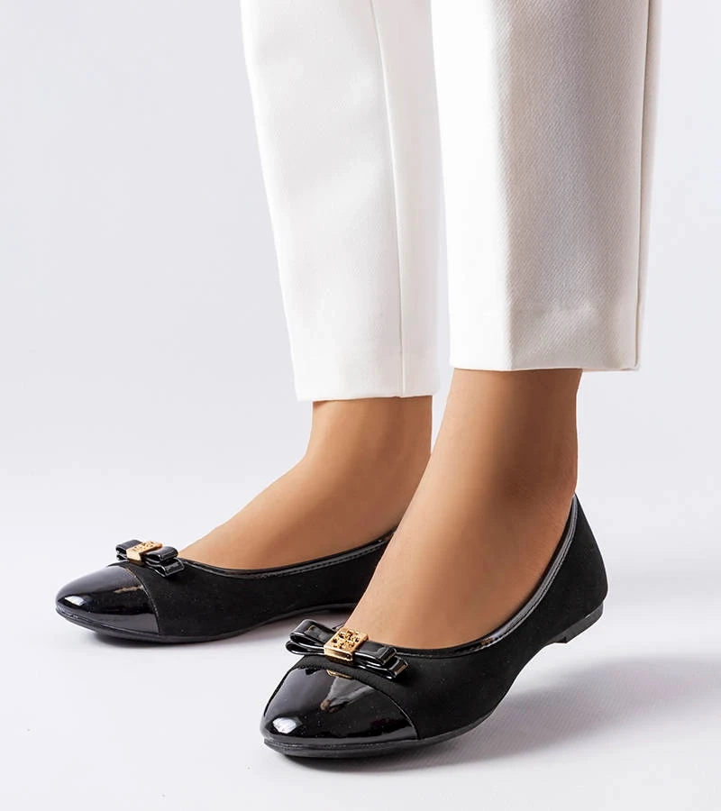 Balerini negri cu nasul lăcuit Umberto