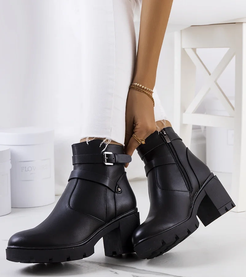 Cizme negre pe talpă de tractor de Centret