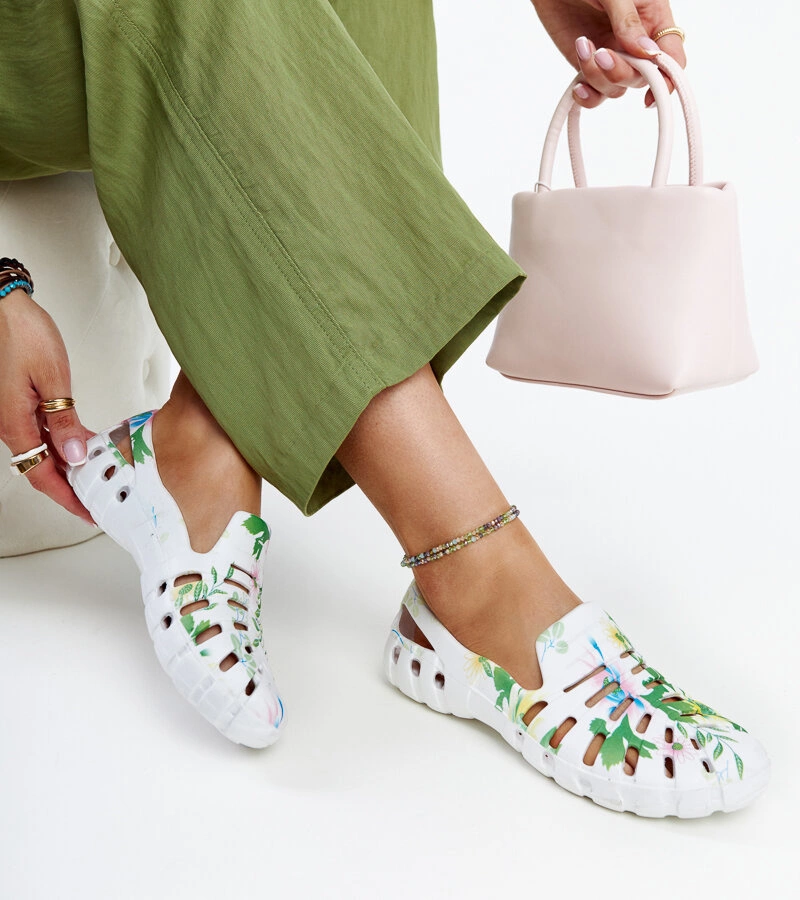 Papuci de gumă albi cu modelul Eliano