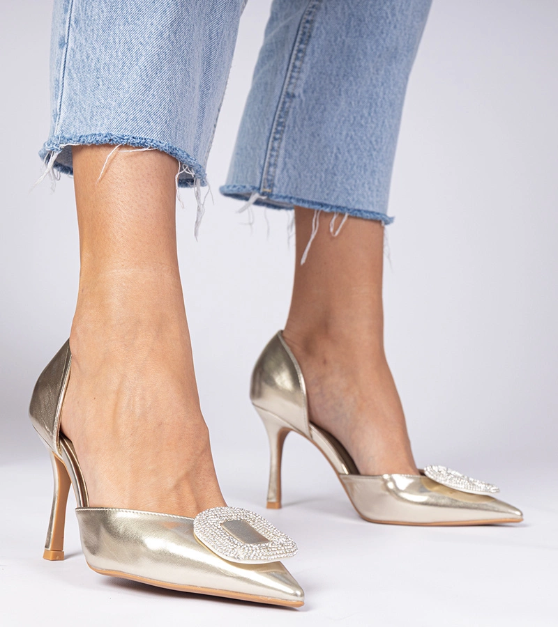 Pantofi cu toc aurii decorați cu zirconii Coluga