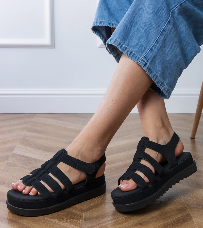 Sandale negre gladiator pe platformă Hartos
