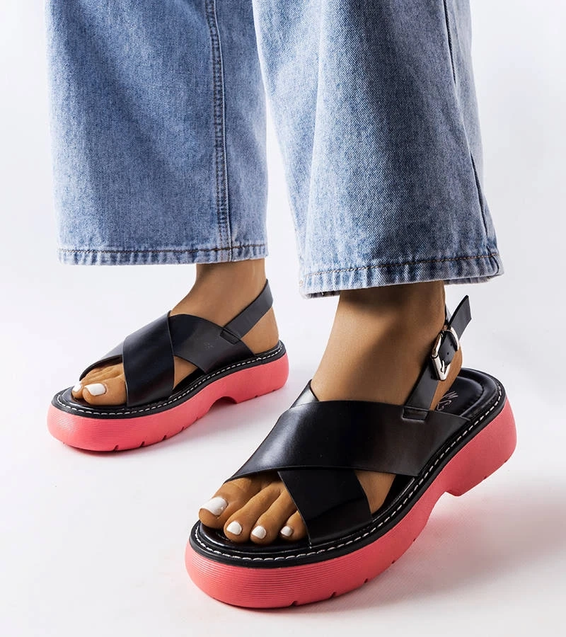 Sandale negre cu platformă roz de Rozana