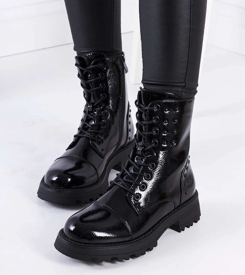 Capcane Polperro lăcuite în negru