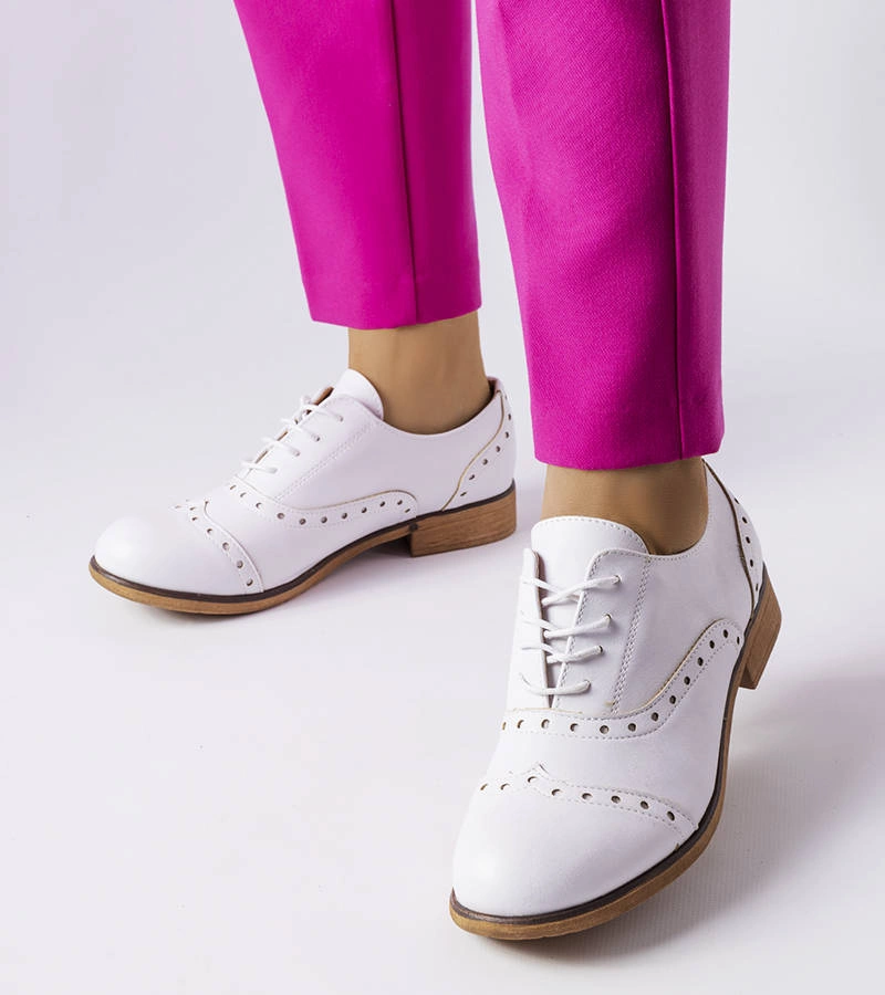 Pantofi Oxford albi cu perforații Lizotte