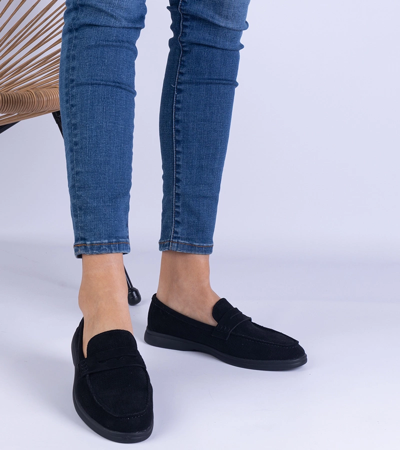 Mocasini clasici negri perforați din piele ecologică întoarsă Sargossi