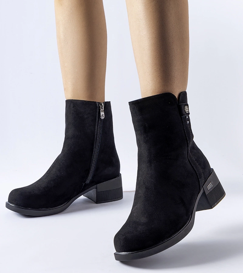 Bocanci negri izolați Faustin