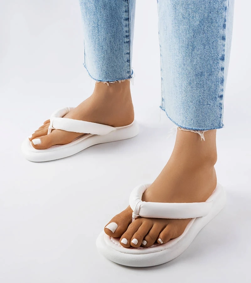 Șlapi albi și solizi de la Smithfield