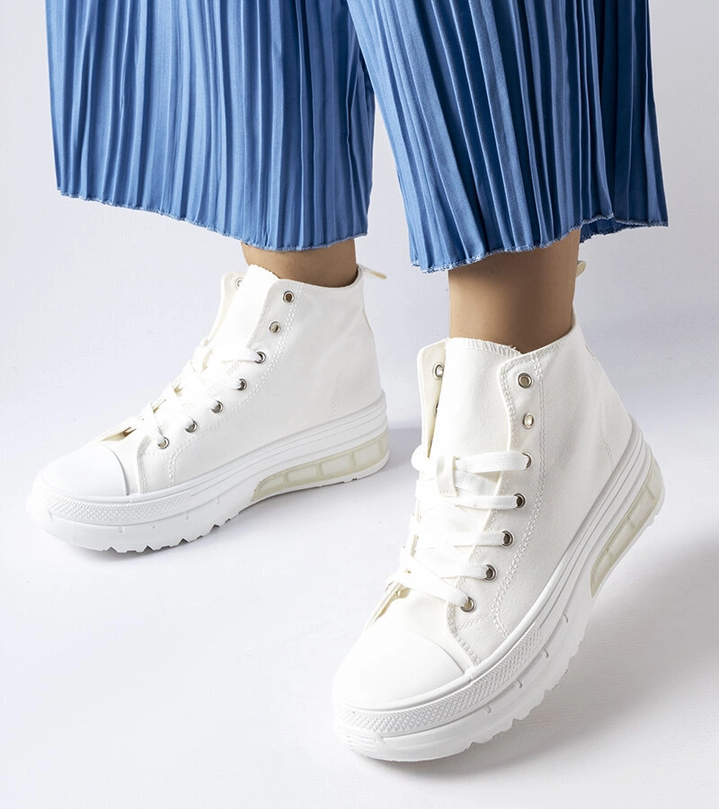 Tenisii albi până la gleznă Quiet.